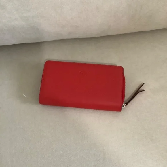 New Red Wallet - Picture 2 of 4